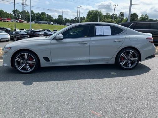 2025 Genesis G70 2.5T