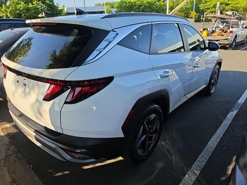 White Pearl 2026 Hyundai TUCSON SEL