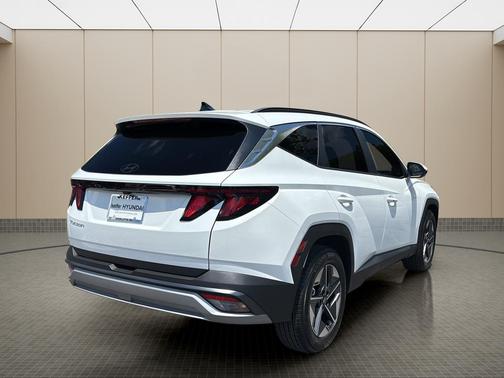 White Pearl 2026 Hyundai TUCSON SEL