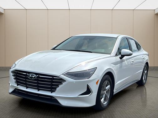 White 2023 Hyundai SONATA SE