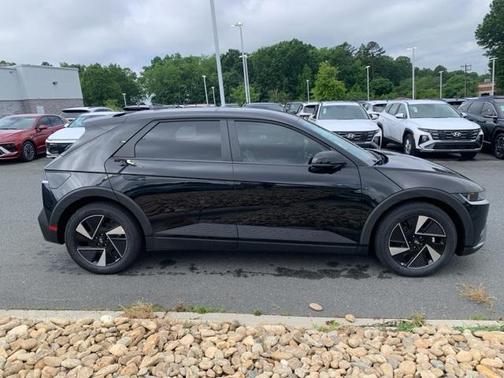 2025 Hyundai IONIQ 5 SE
