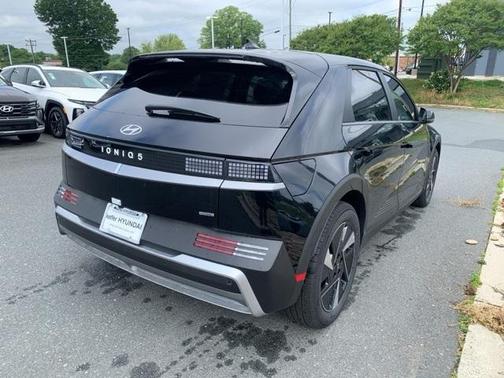 2025 Hyundai IONIQ 5 SE