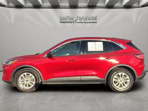 Red Metallic 2022 Ford Escape SE
