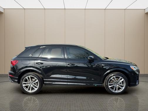 2024 Audi Q3 45 S line Premium