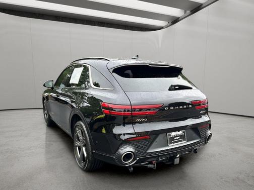 Vik Black 2025 Genesis GV70 3.5T Sport