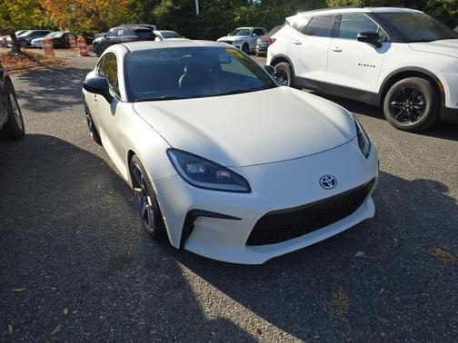 2025 Toyota GR86 Premium