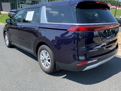2024 Kia Carnival LX