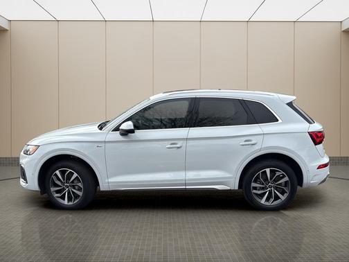 2024 Audi Q5 45 S line quattro Premium