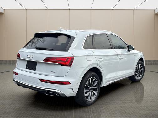 2024 Audi Q5 45 S line quattro Premium