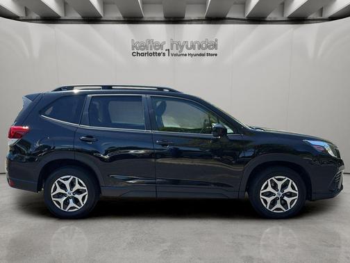 Crystal Black Silica 2023 Subaru Forester Premium