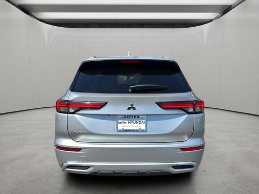 Silver 2022 Mitsubishi Outlander SEL