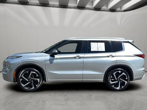 Silver 2022 Mitsubishi Outlander SEL