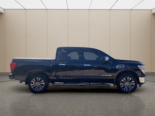 2017 Nissan Titan SL