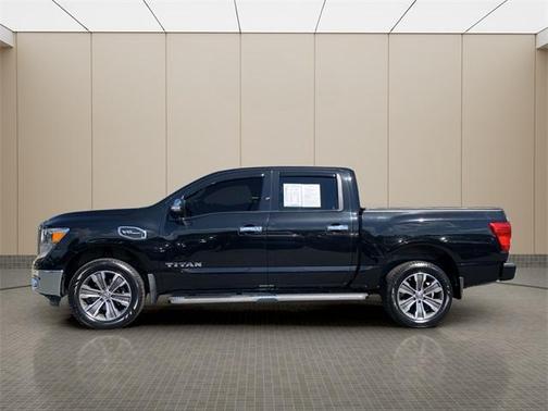 2017 Nissan Titan SL