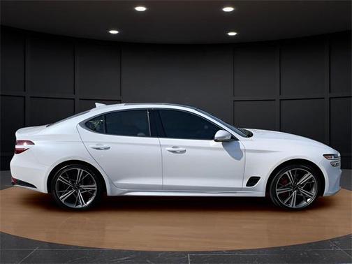 2025 Genesis G70 2.5T