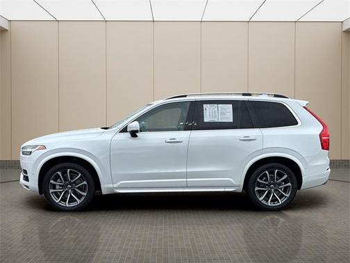 2018 Volvo XC90 T6 Momentum