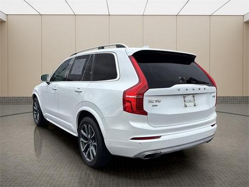 2018 Volvo XC90 T6 Momentum