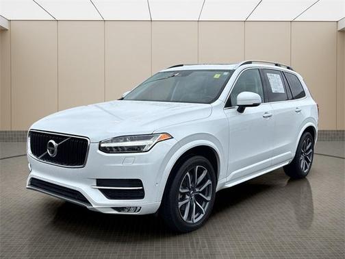2018 Volvo XC90 T6 Momentum