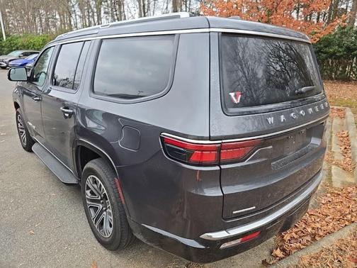 2023 Jeep Wagoneer Base