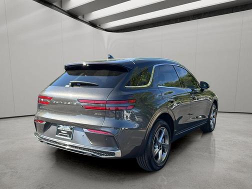 Makalu Gray 2026 Genesis GV70 2.5T