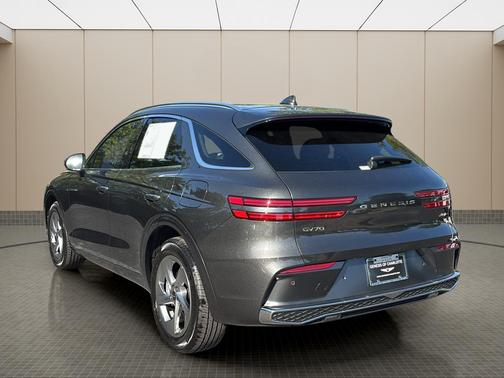 Makalu Gray 2026 Genesis GV70 2.5T