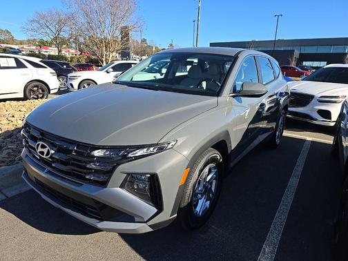 2025 Hyundai TUCSON SE