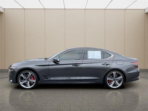 2025 Genesis G70 2.5T