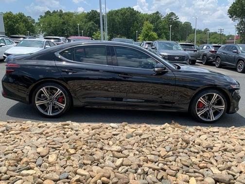 2025 Genesis G70 2.5T