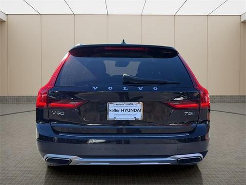 2018 Volvo V90 Cross Country T5