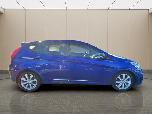 2013 Hyundai Accent SE