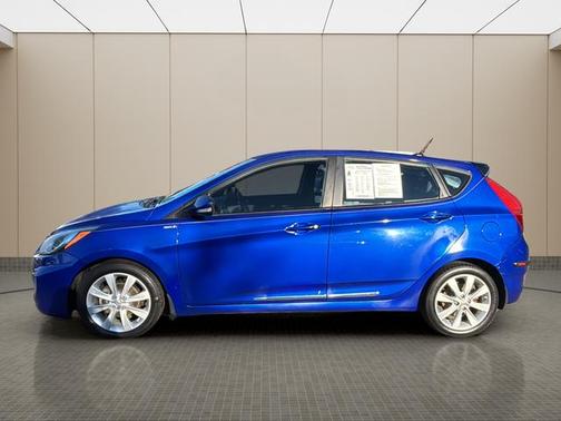 2013 Hyundai Accent SE