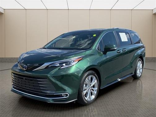 2023 Toyota Sienna Platinum 7 passenger