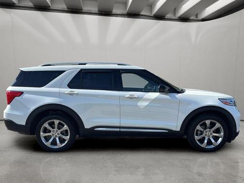 White Metallic 2020 Ford Explorer Platinum
