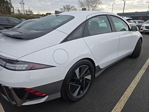 2025 Hyundai IONIQ 6 SE