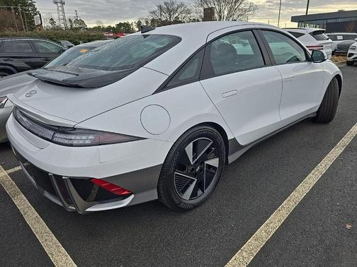 2025 Hyundai IONIQ 6 SE