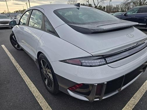 2025 Hyundai IONIQ 6 SE