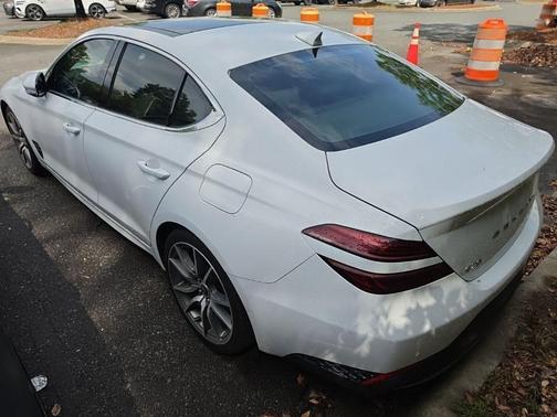 Alta White 2022 Genesis G70 2.0T