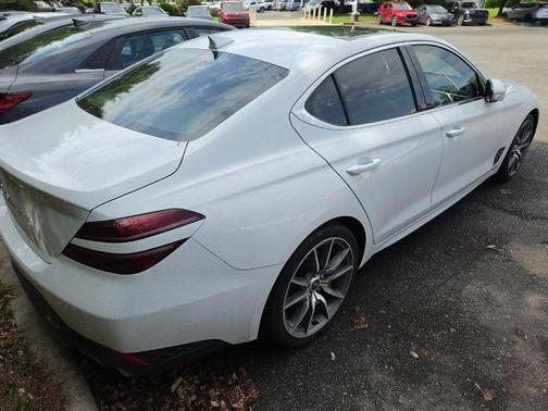 Alta White 2022 Genesis G70 2.0T