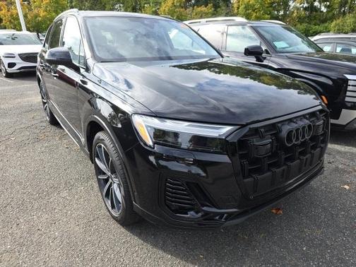2025 Audi Q7 45 Premium Plus