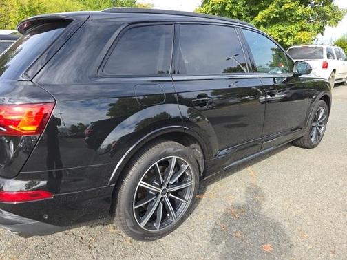 2025 Audi Q7 45 Premium Plus