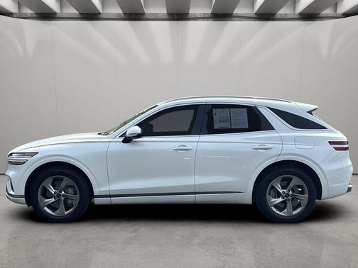 Uyuni White 2026 Genesis GV70 2.5T