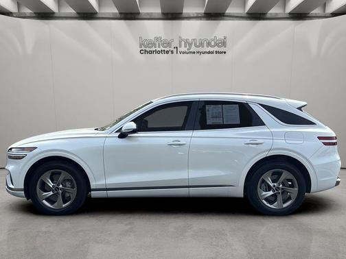 Uyuni White 2026 Genesis GV70 2.5T