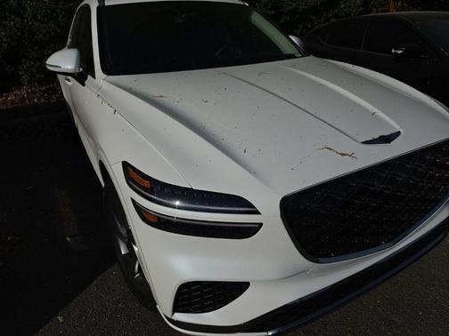 Uyuni White 2026 Genesis GV70 2.5T