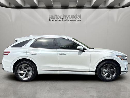 Uyuni White 2026 Genesis GV70 2.5T