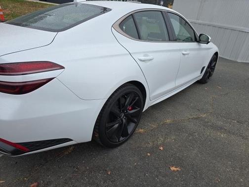 2023 Genesis G70 3.3T