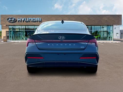 2025 Hyundai ELANTRA HEV SEL Sport