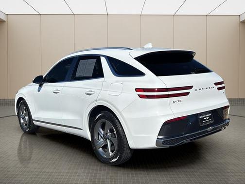 2026 Genesis GV70 2.5T