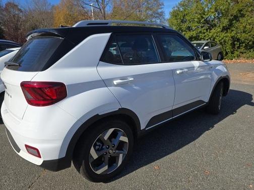 2023 Hyundai VENUE Limited