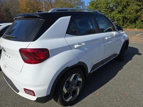 2023 Hyundai VENUE Limited