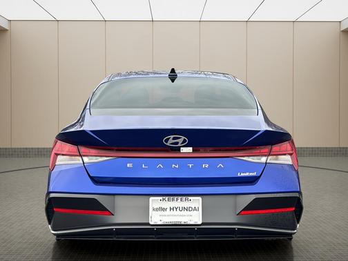 2025 Hyundai ELANTRA Limited